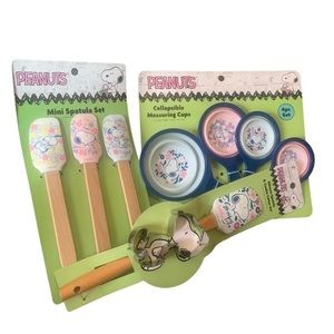 Peanuts cooking, set measuring cups, spatula cookie cutter, mini spatulas set
